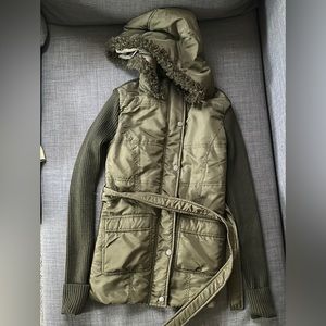 Like New Grace & Lace Fitted Puffer xs